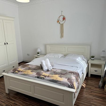 Flh - Mira Apartments Sibiu Bagian luar foto