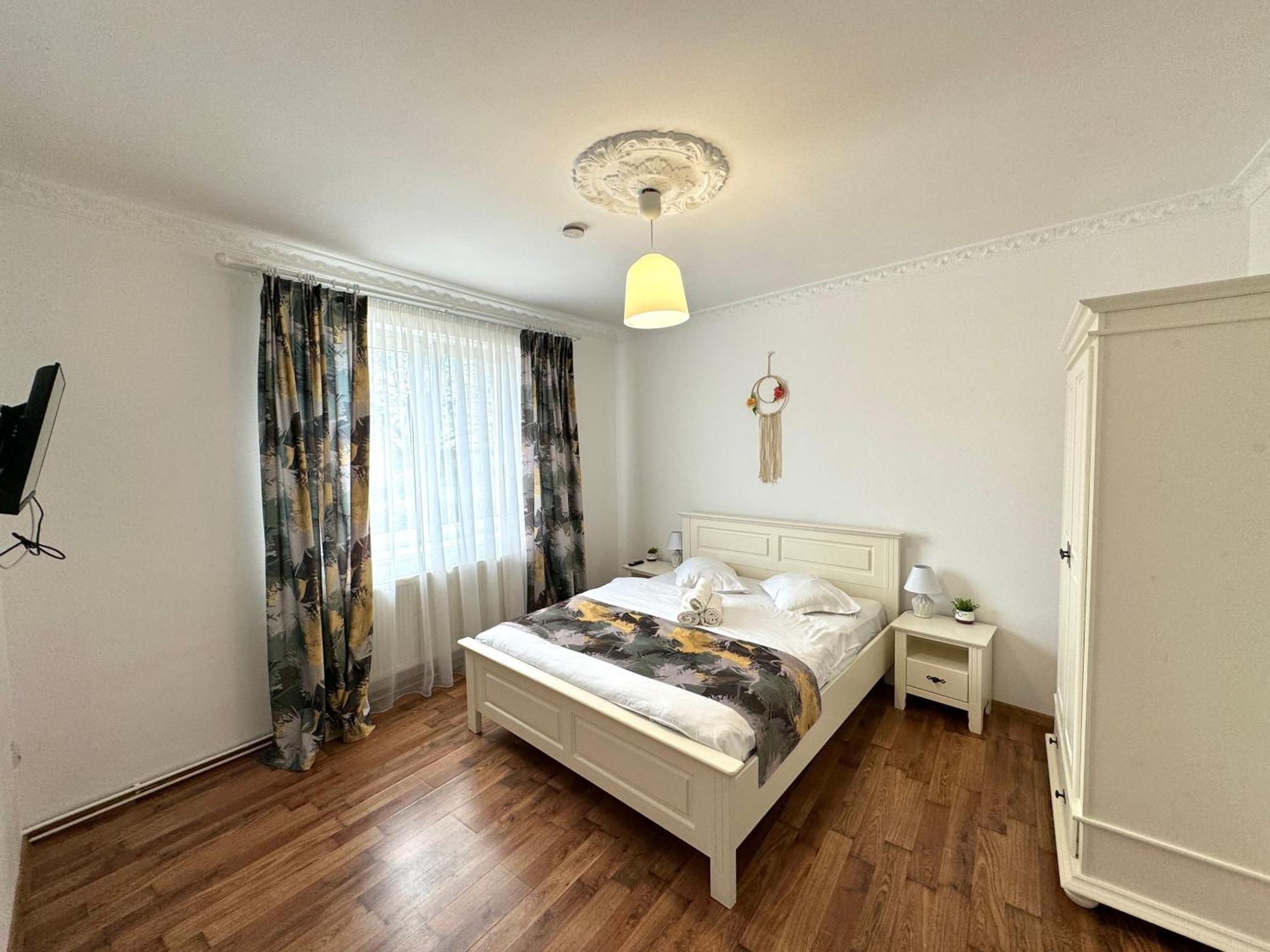 Flh - Mira Apartments Sibiu Bagian luar foto