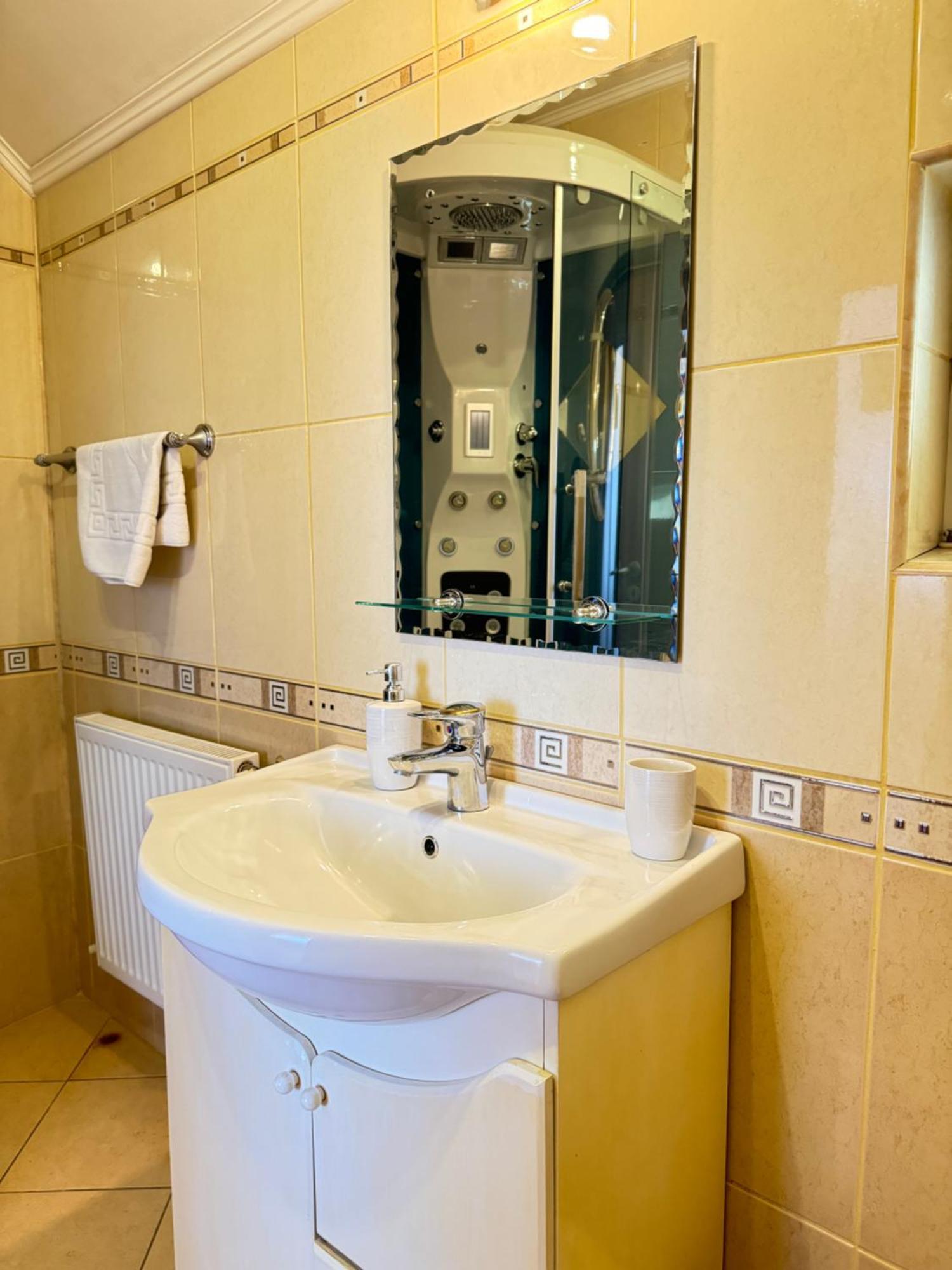 Flh - Mira Apartments Sibiu Bagian luar foto