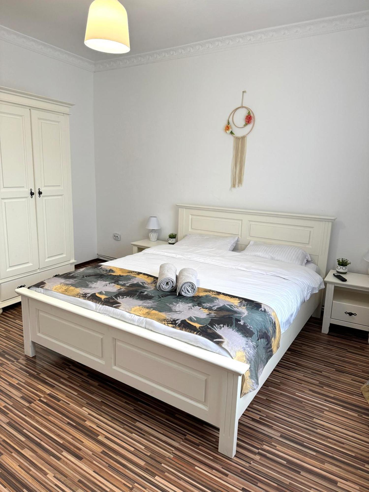 Flh - Mira Apartments Sibiu Bagian luar foto