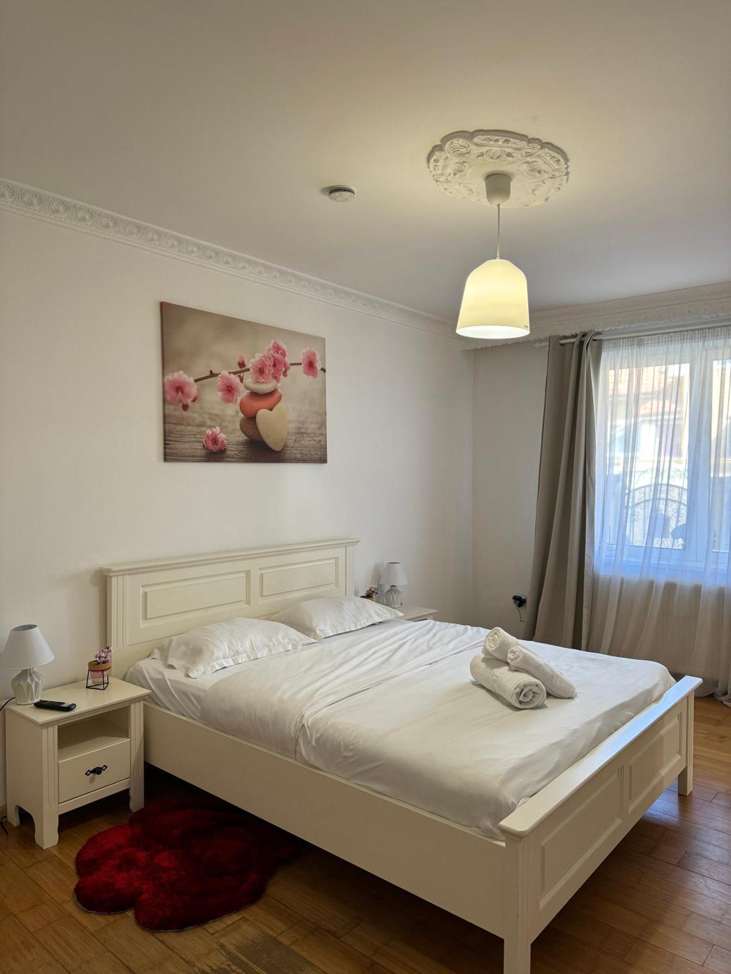 Flh - Mira Apartments Sibiu Bagian luar foto