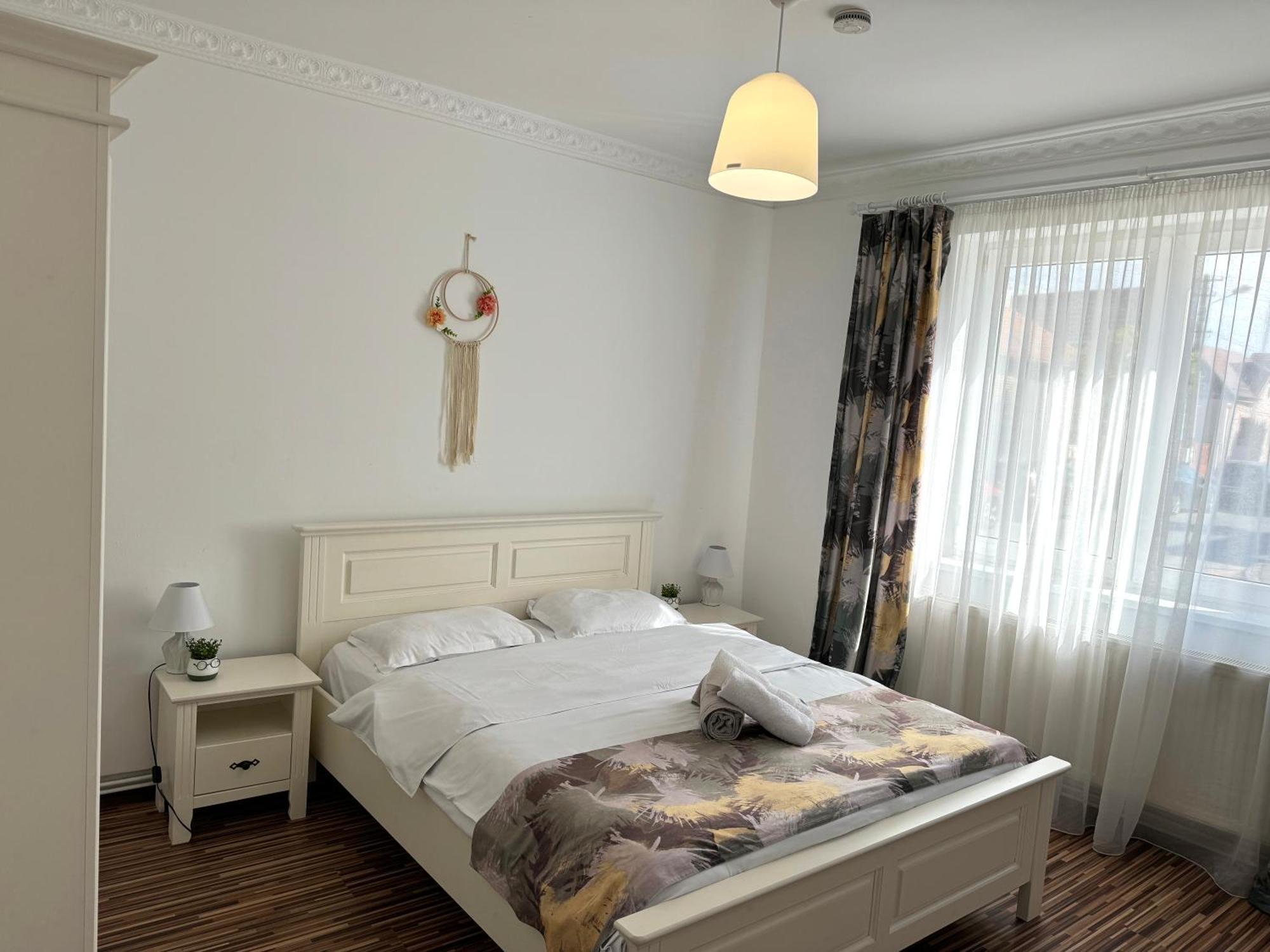 Flh - Mira Apartments Sibiu Bagian luar foto