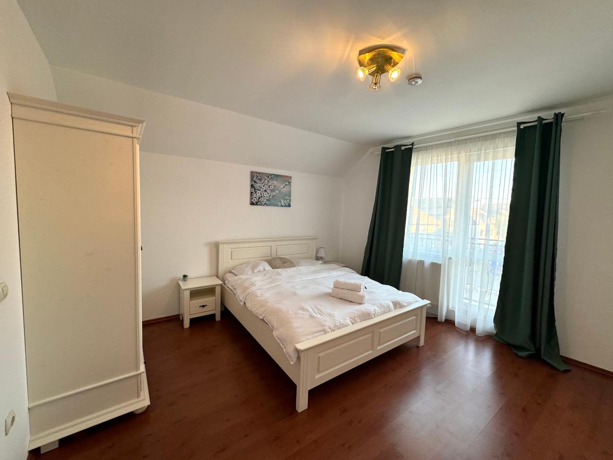 Flh - Mira Apartments Sibiu Bagian luar foto